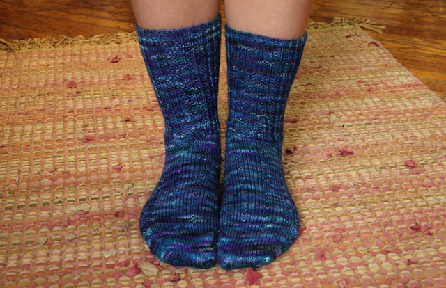 Ta-da! My mum likes tall socks, so I knit these to 7 inches before dividing for the heel.