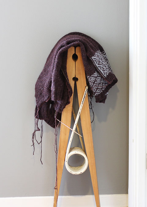 Epistrophy! I cast this on in March, and even though I haven't been knitting on it continuously for the last six months, that is rather a long time to have something on the needles. I'm so happy with it and the way it's turning out, and I can already tell it will be in regular rotation all winter.